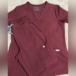 FIGS scrubs S petite